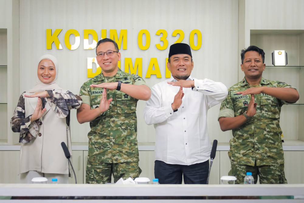Kolaborasi Nyata untuk Rakyat, Wawako Sugiyarto dan Dandim Dumai Kupas Program Unggulan TNI AD di Ruang Podcast
