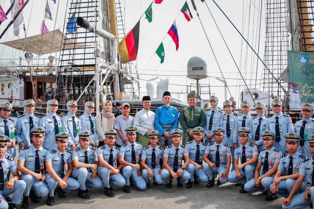 Sambut Hangat Ketibaan KRI Dewaruci, Wako : Selamat Ddatang Rombongan MBJRR 2024 di Dumai Kota Idaman - 3
