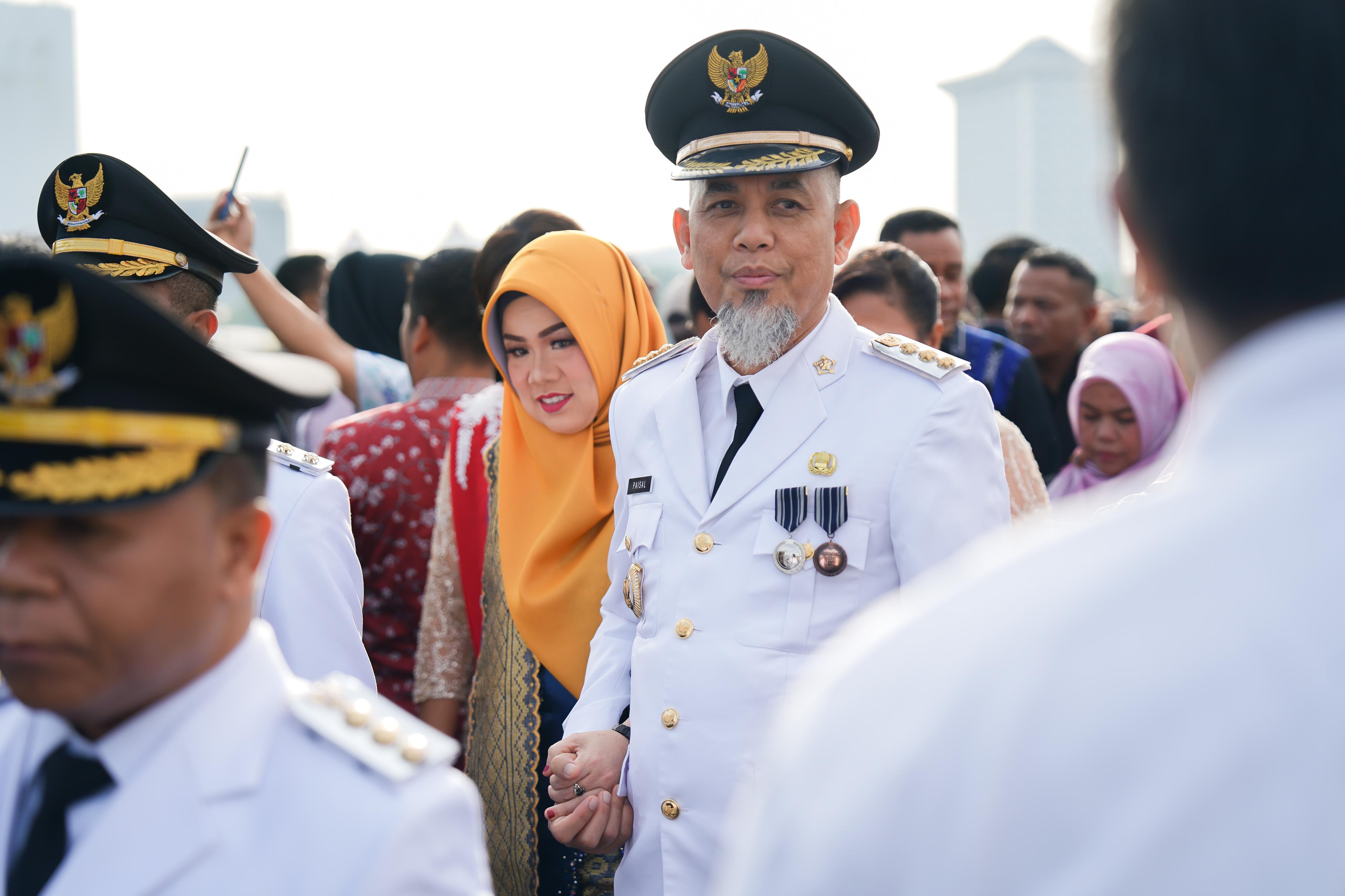 Wako Paisal Dan Wawako Sugiyarto Resmi Dilantik Presiden Prabowo Subianto - 3