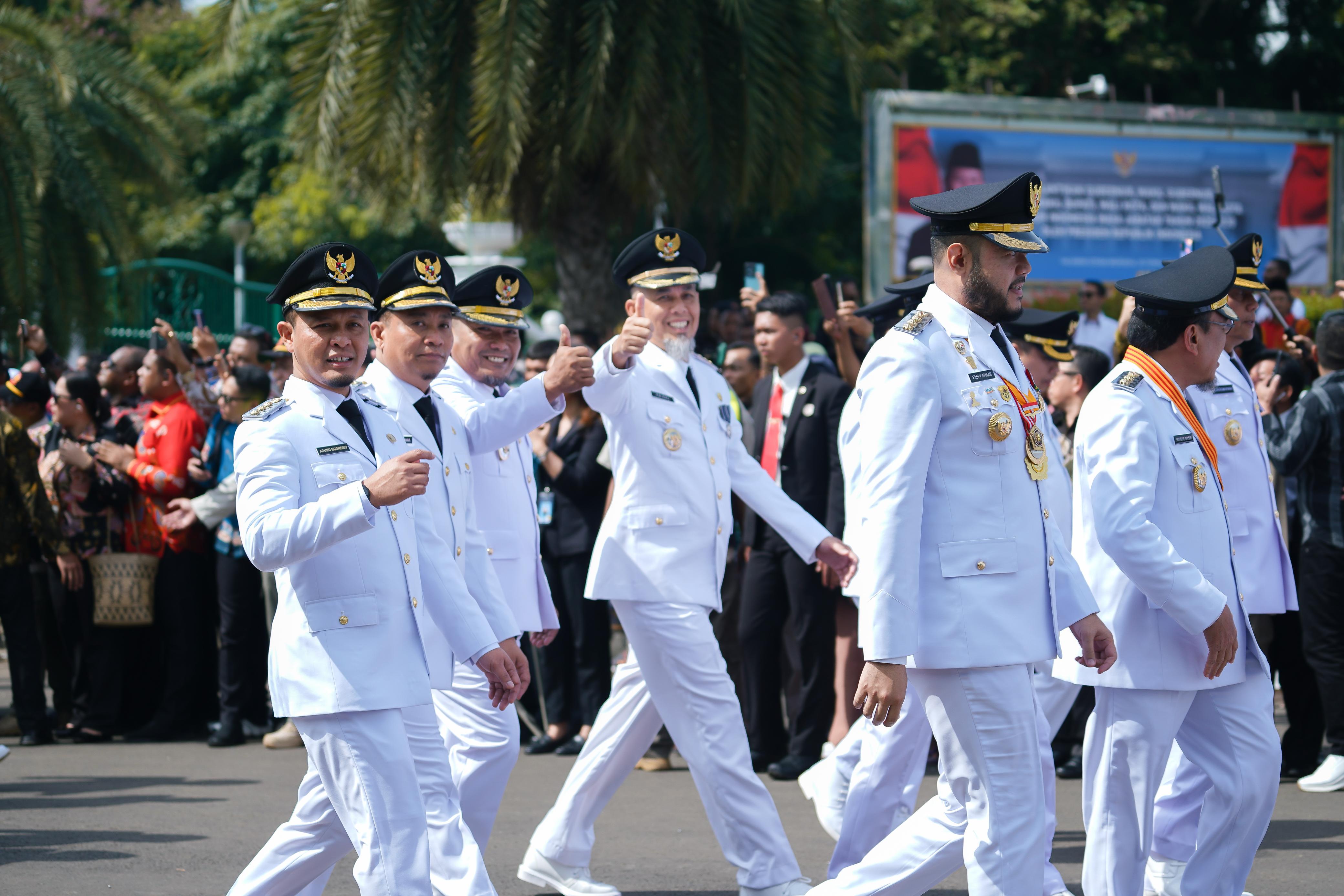 Wako Paisal Dan Wawako Sugiyarto Resmi Dilantik Presiden Prabowo Subianto - 4