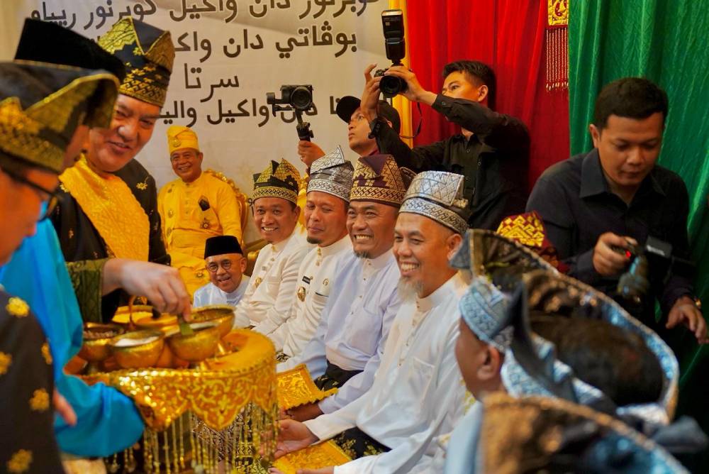 PENYAMBUTAN KDH & WKDH SE-PROVINSI RIAU DI BUMI LANCANG KUNING TAHUN 2025