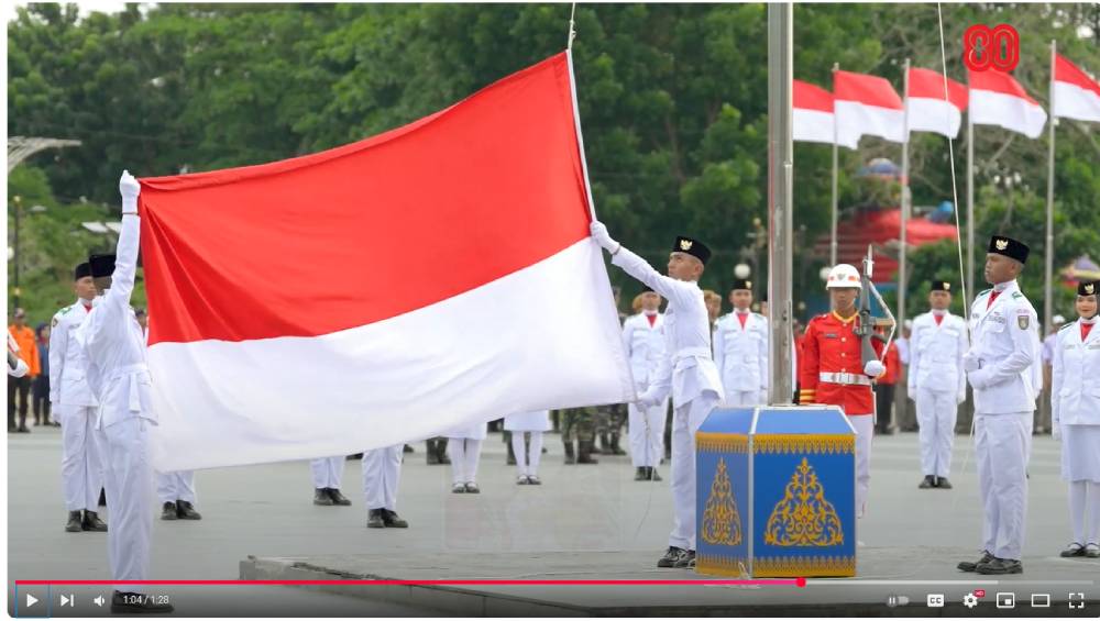 UPACARA PENURUNAN SANG MERAH PUTIH DALAM RANGKA HUT KEMERDEKAAN RI KE-80 DI KOTA DUMAI TAHUN 2025